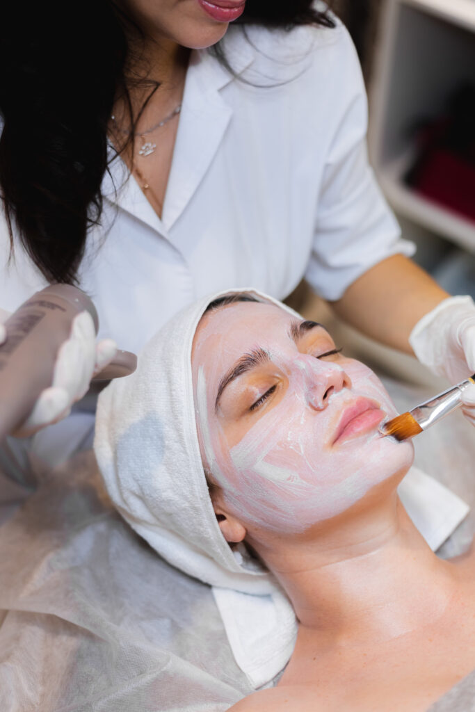 facial in women salon Oakville or beauty salon Oakville